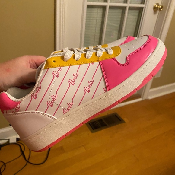 FIRST OFFER GETS IT! Women’s Barbie Shoes Size 11 - Picture 2 of 4